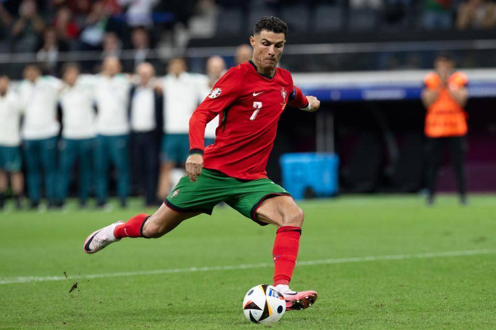 中国足球的 中国足球的