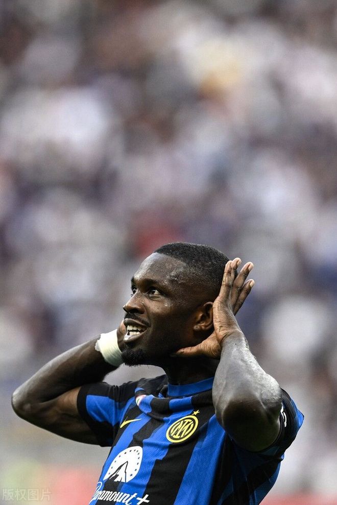 他在半场的 他在半场的