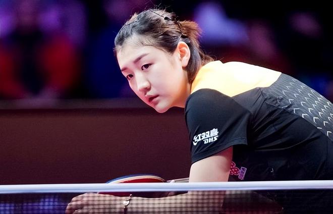 她的表现令 她的表现令